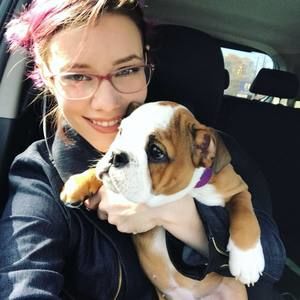 Meet your Posher, Caitlin